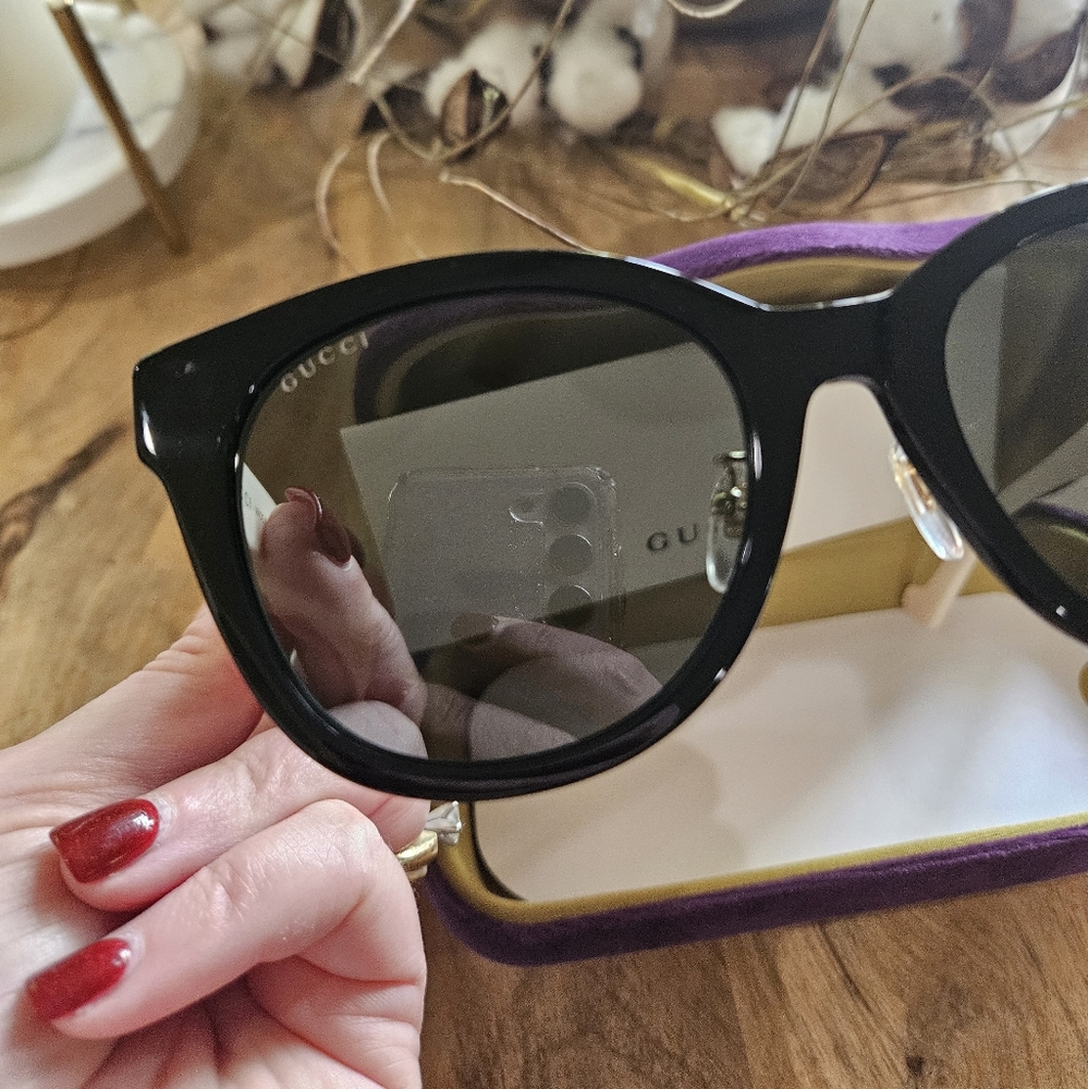 New GUCCI Full Inclusion Sunglasses - Picture 3 of 12